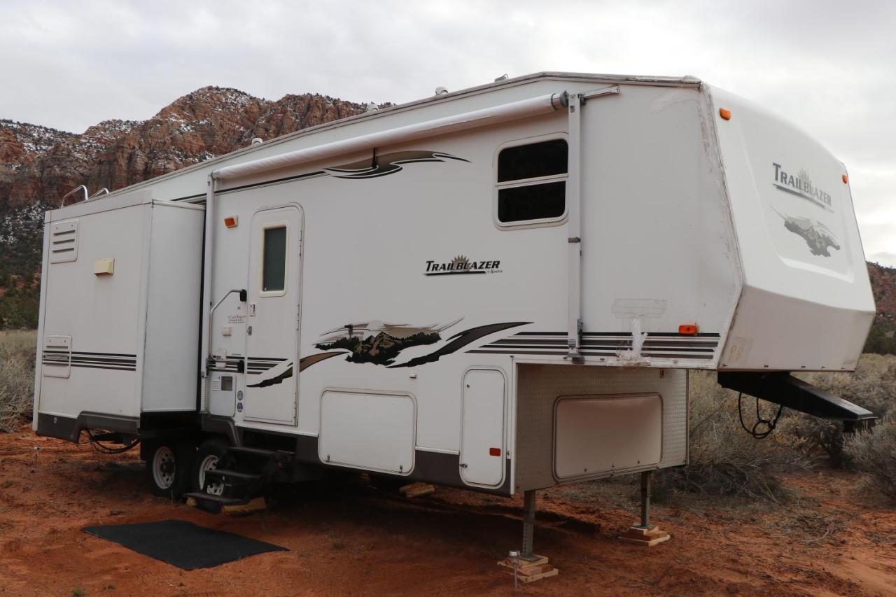 Отель Camp Valhalla At Zion Colorado City Экстерьер фото
